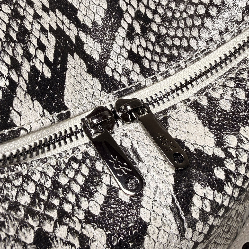 Saray® – Diamante Nero | Texture Pitone Roccia Dark